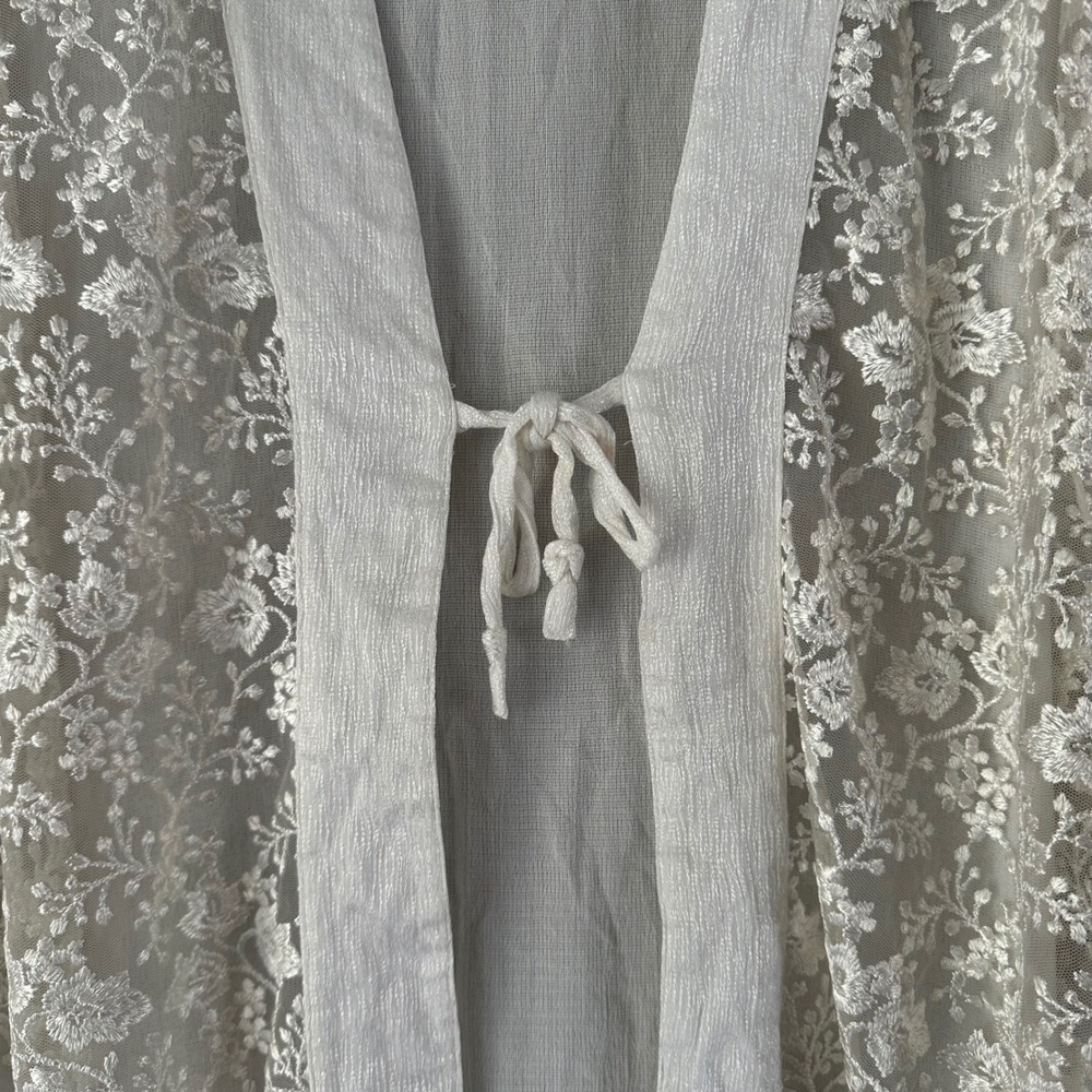 Vintage Christina Fairbanks‎ White Embossed Floral Satin Robe MEDIUM - Picture 9 of 12